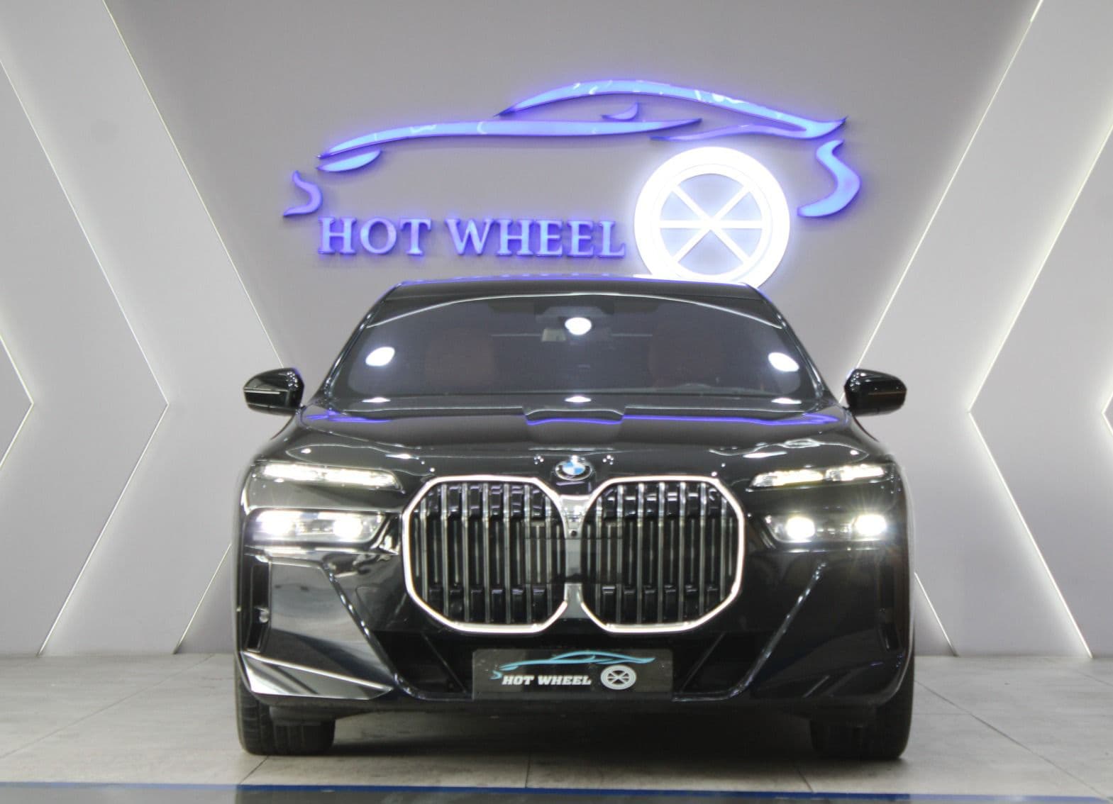 BMW 735i GCC thumbnail 2
