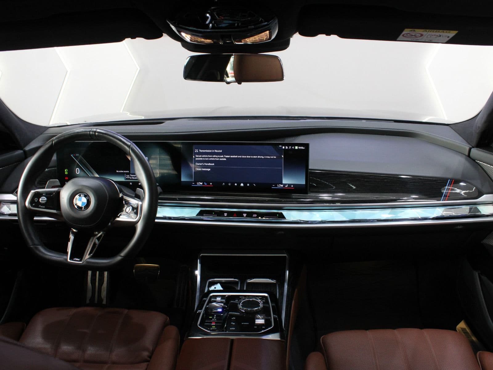 BMW 735i GCC thumbnail 4
