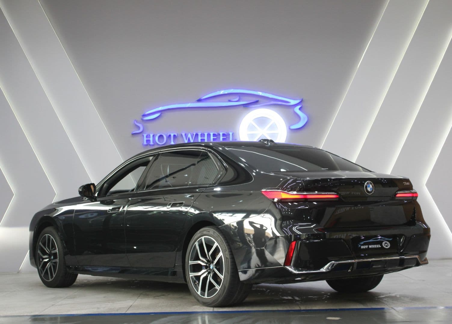 BMW 735i GCC thumbnail 8
