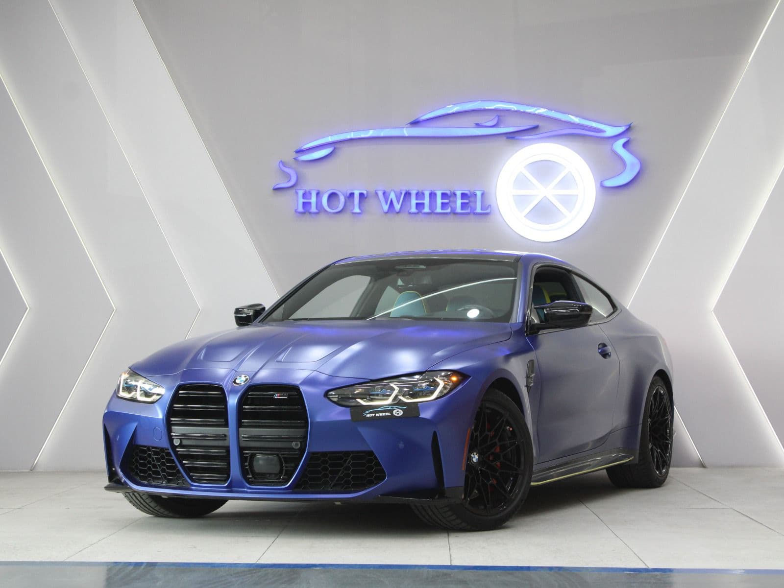 BMW M4 thumbnail 2