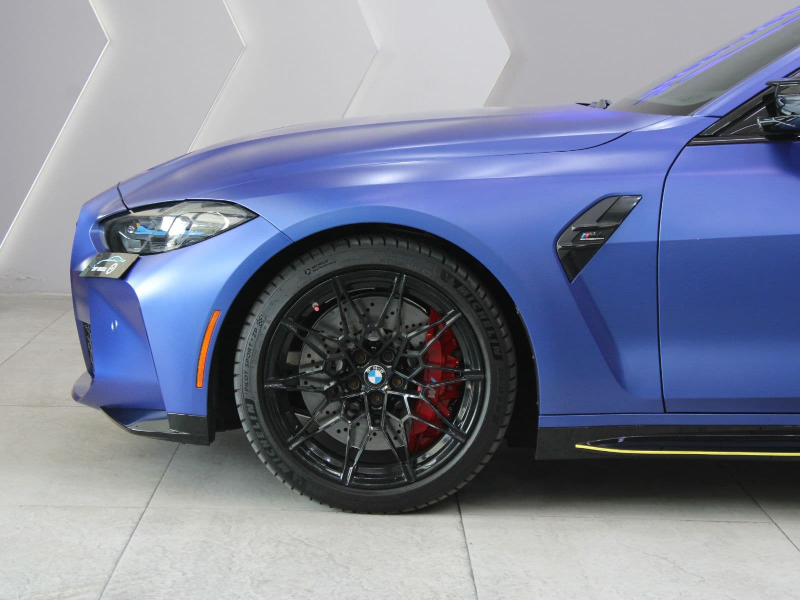 BMW M4 thumbnail 3