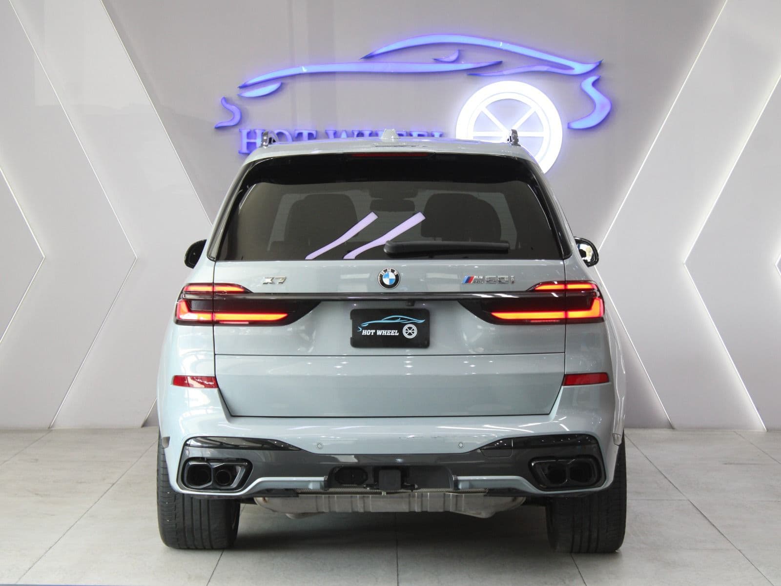 BMW X7 M60i thumbnail 2