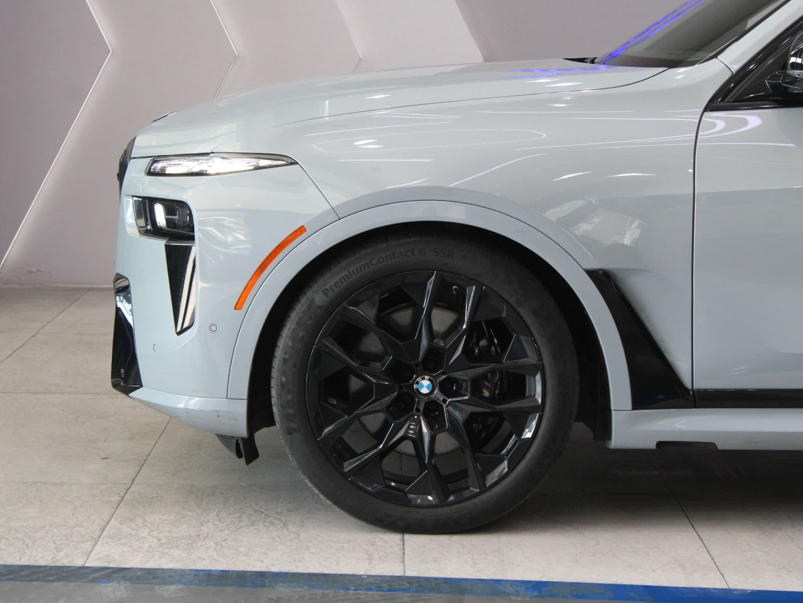 BMW X7 M60i thumbnail 4