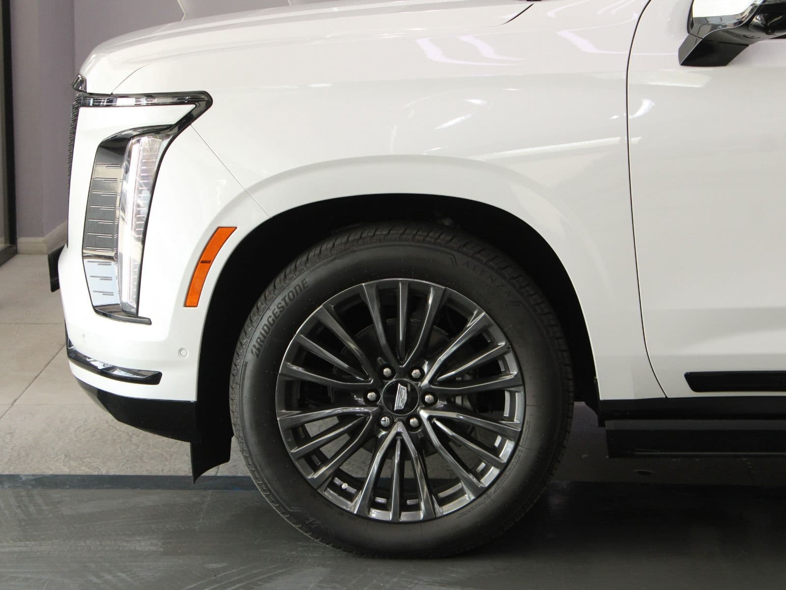 Cadillac Escalade thumbnail 5