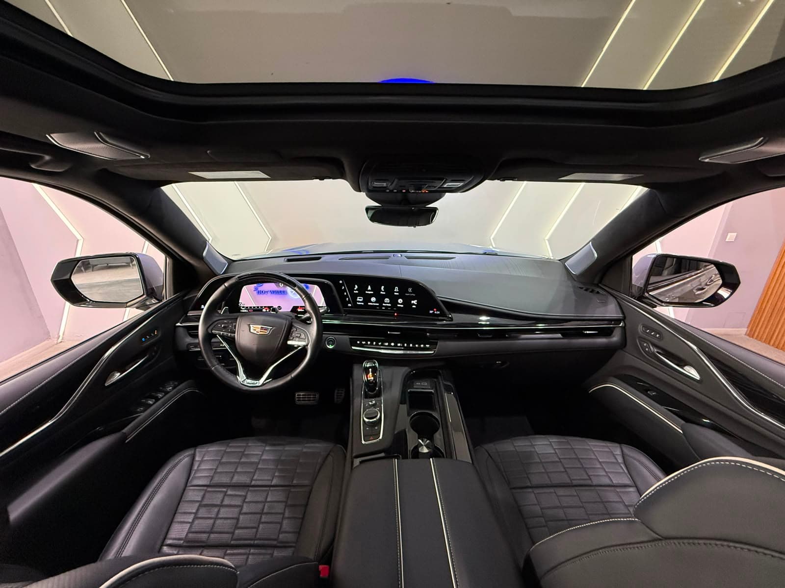 Cadillac Escalade V thumbnail 3