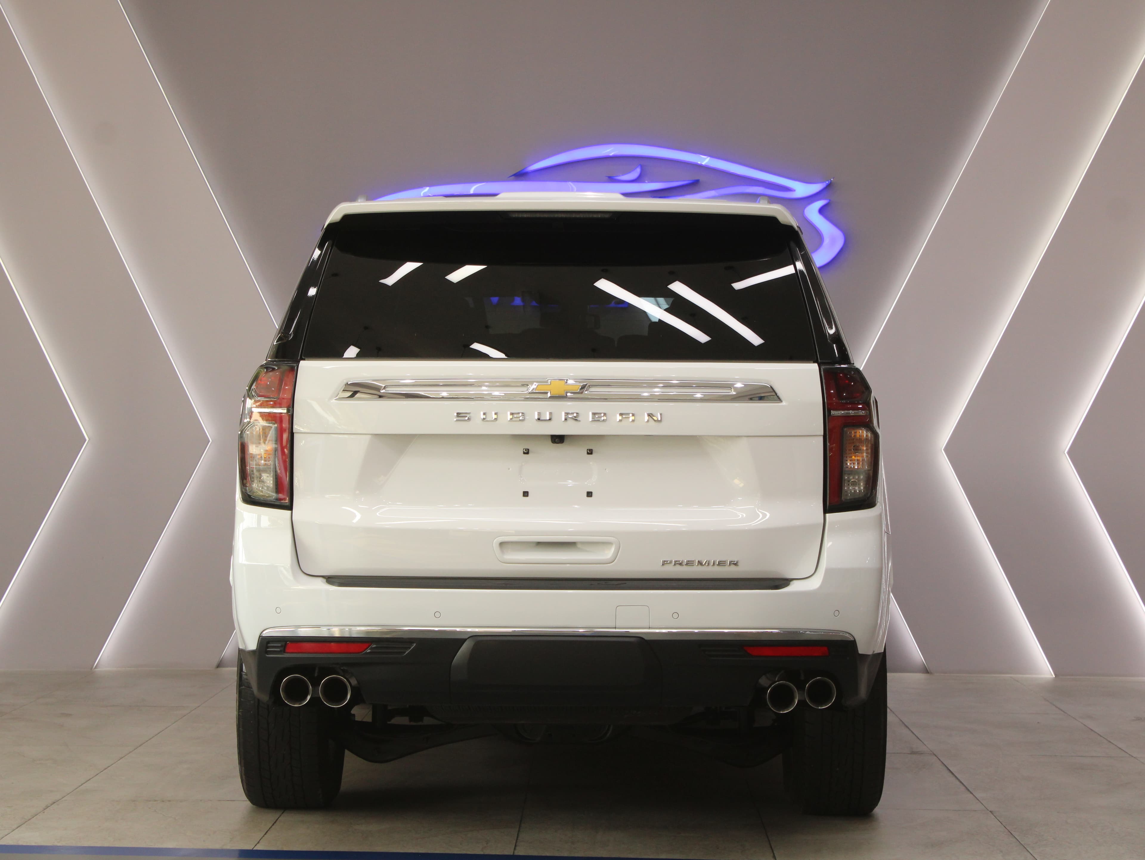 Chevrolet Suburban Premier thumbnail 6