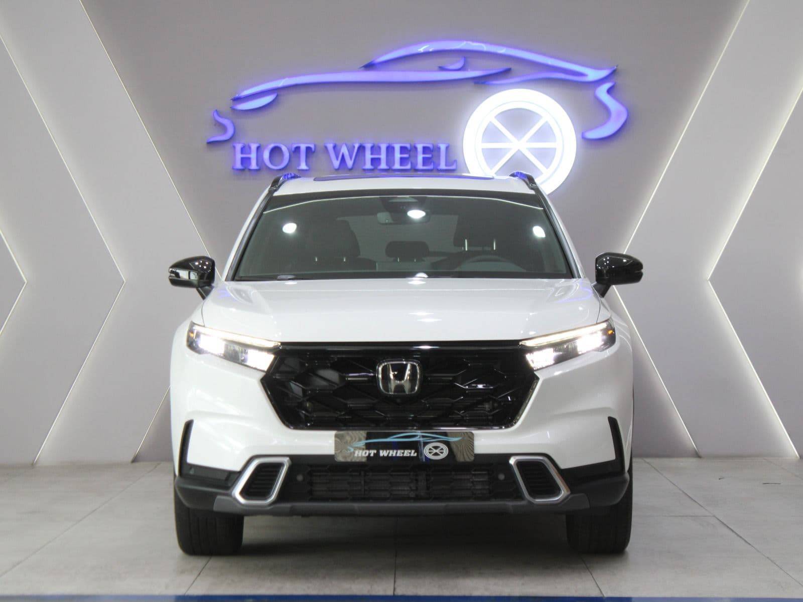 Honda CR-V Hybrid thumbnail 2
