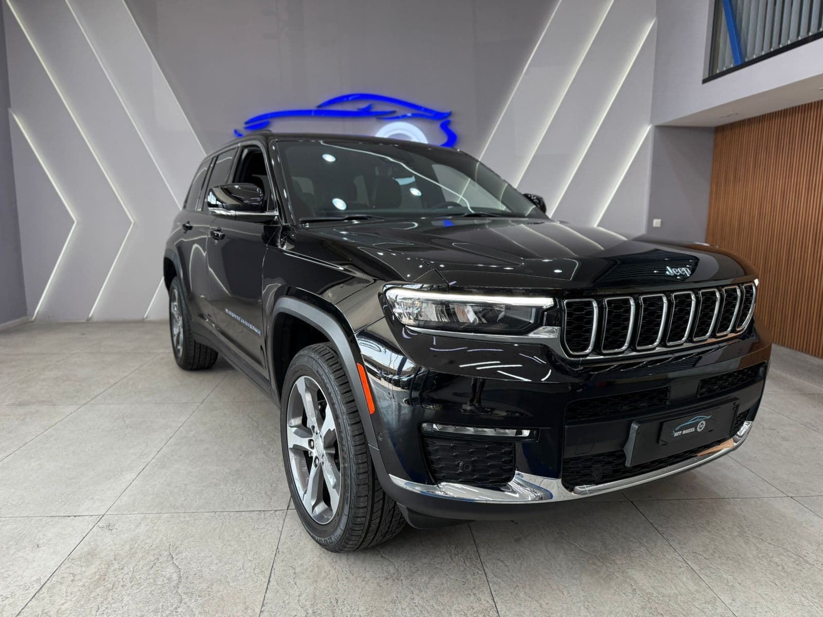 Jeep Grand Cherokee 4xe thumbnail 4