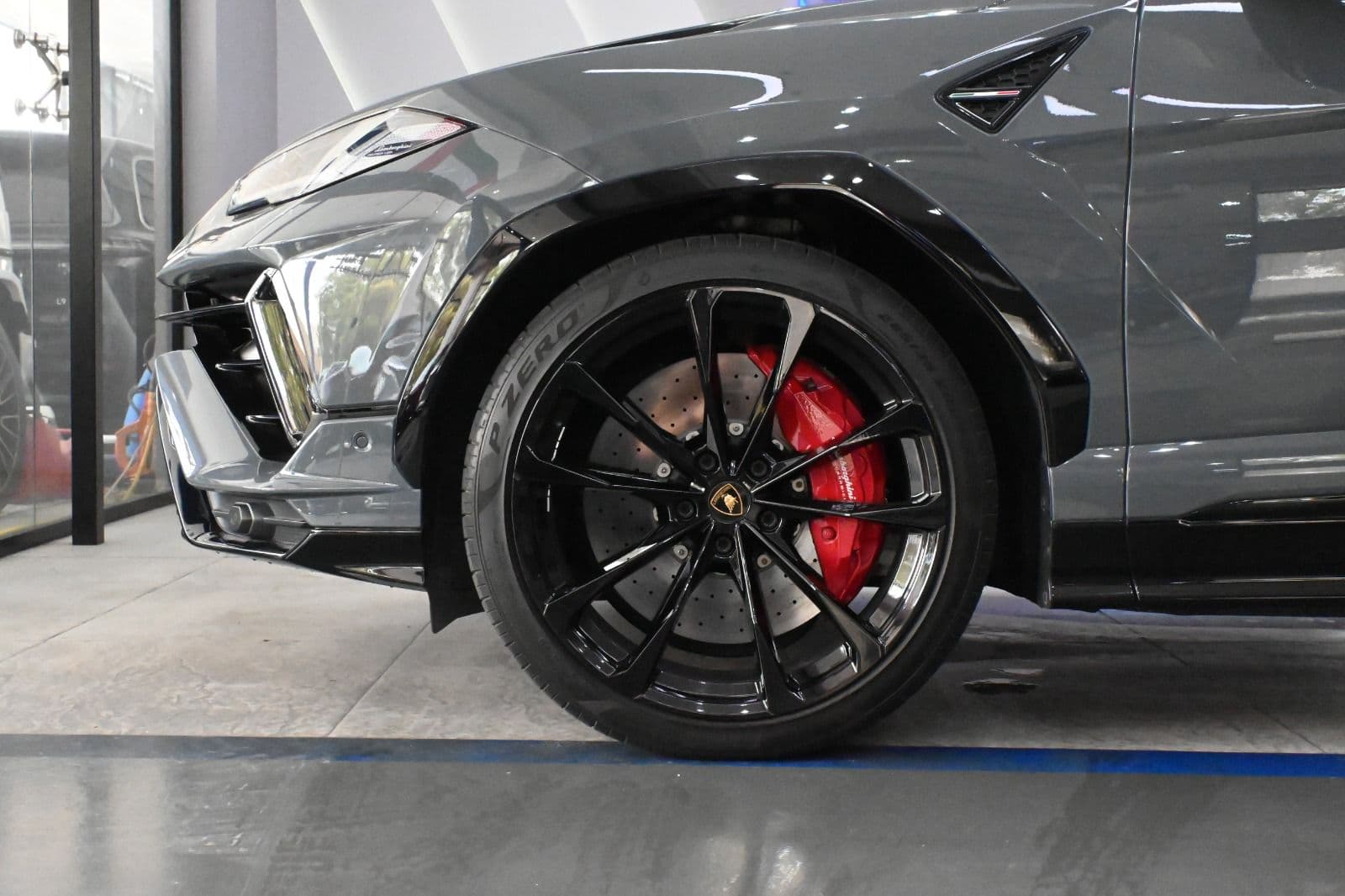 Lamborghini Urus S thumbnail 4