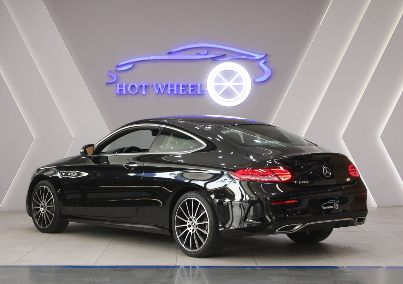 Mercedes-Benz C200 thumbnail 3