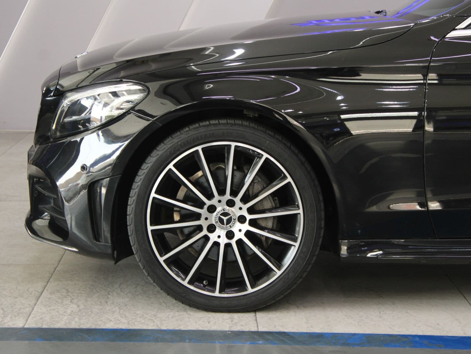 Mercedes-Benz C200 thumbnail 8