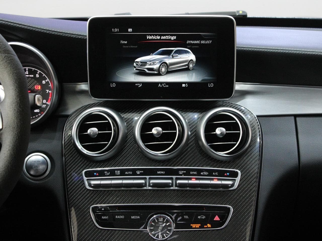 Mercedes-Benz C63 AMG thumbnail 3