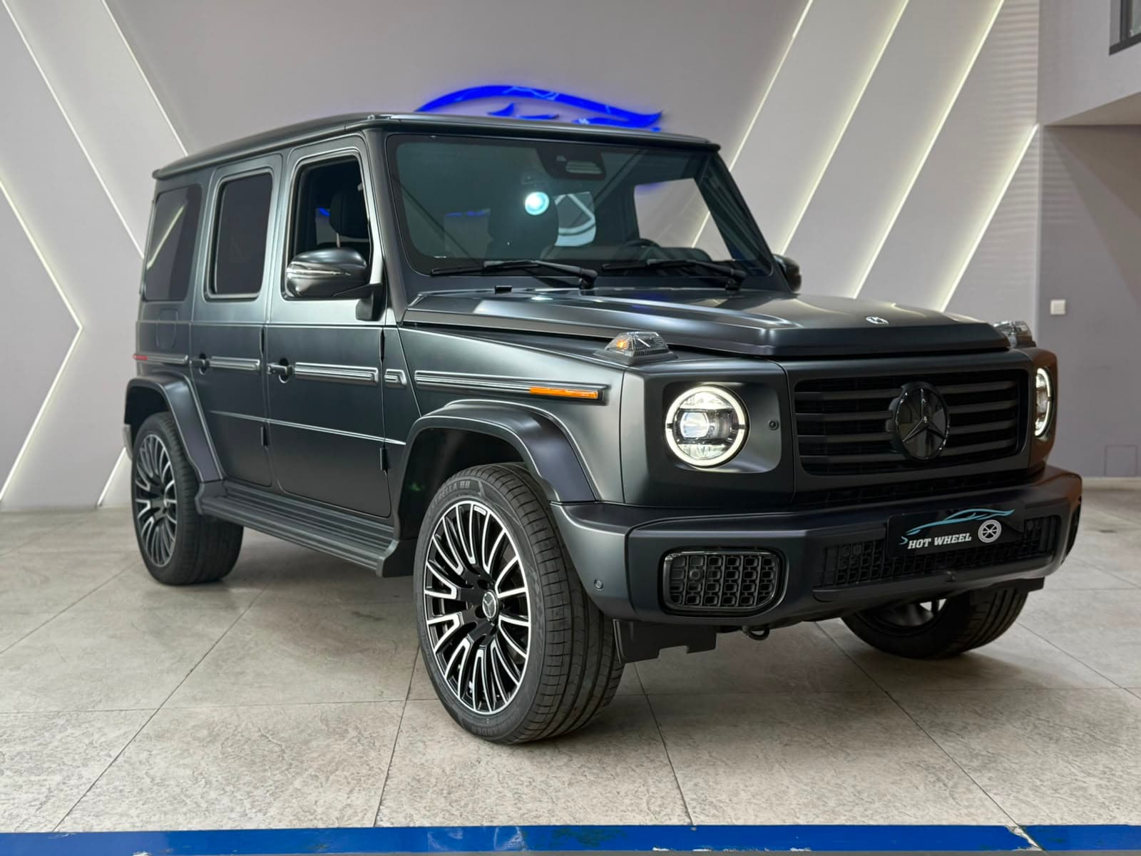 Mercedes-Benz G550 thumbnail 2