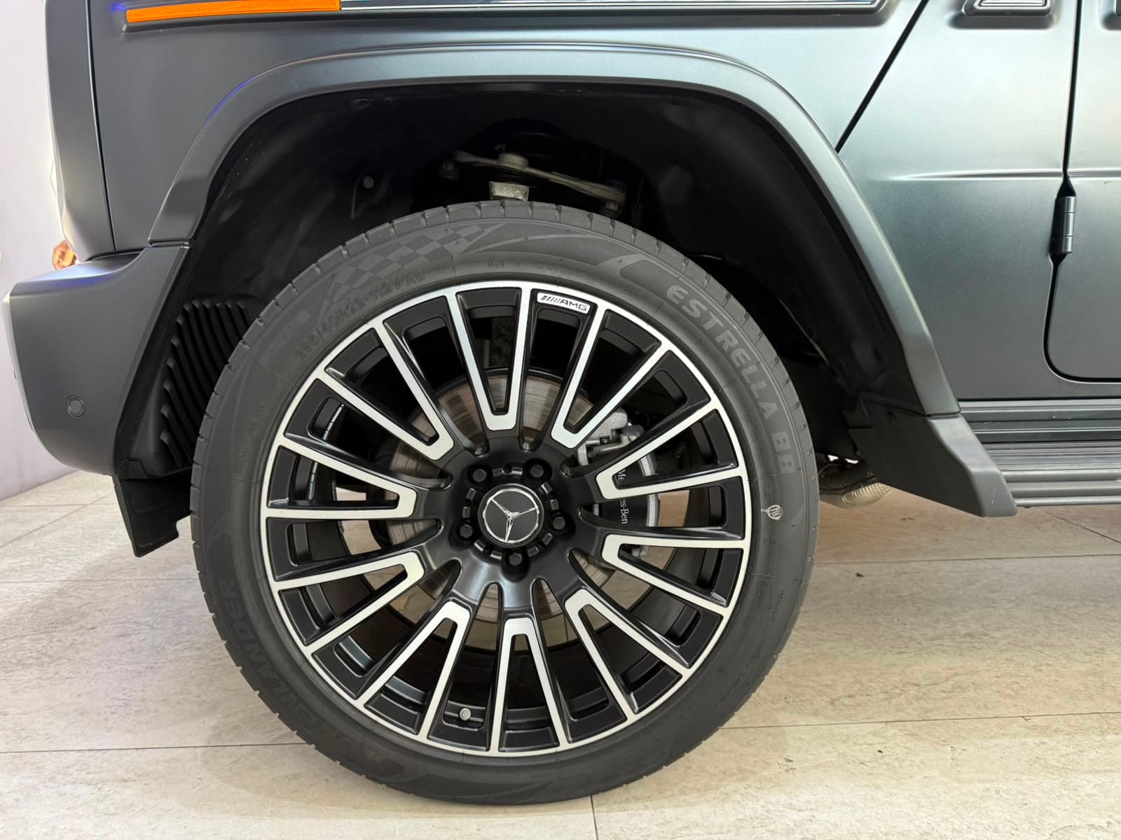 Mercedes-Benz G550 thumbnail 6