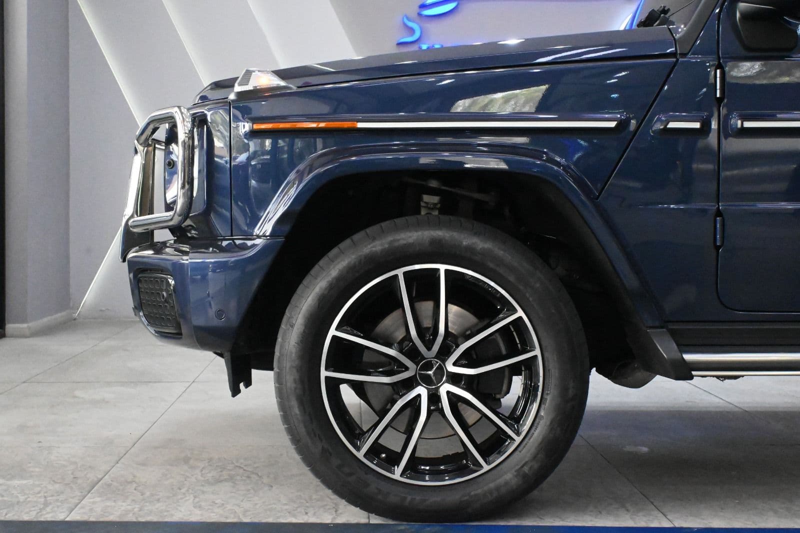 Mercedes-Benz G550 thumbnail 4