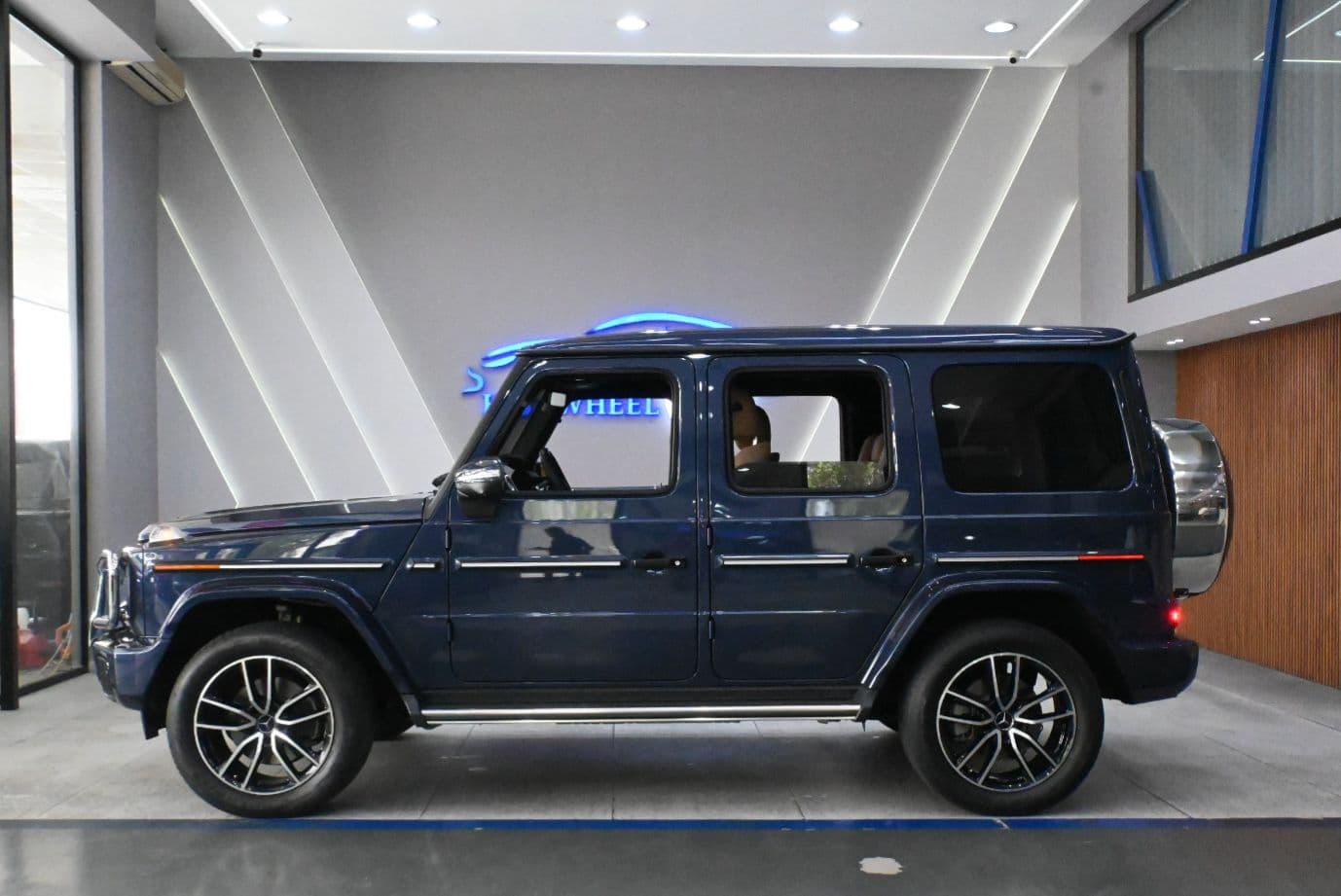 Mercedes-Benz G550 thumbnail 5
