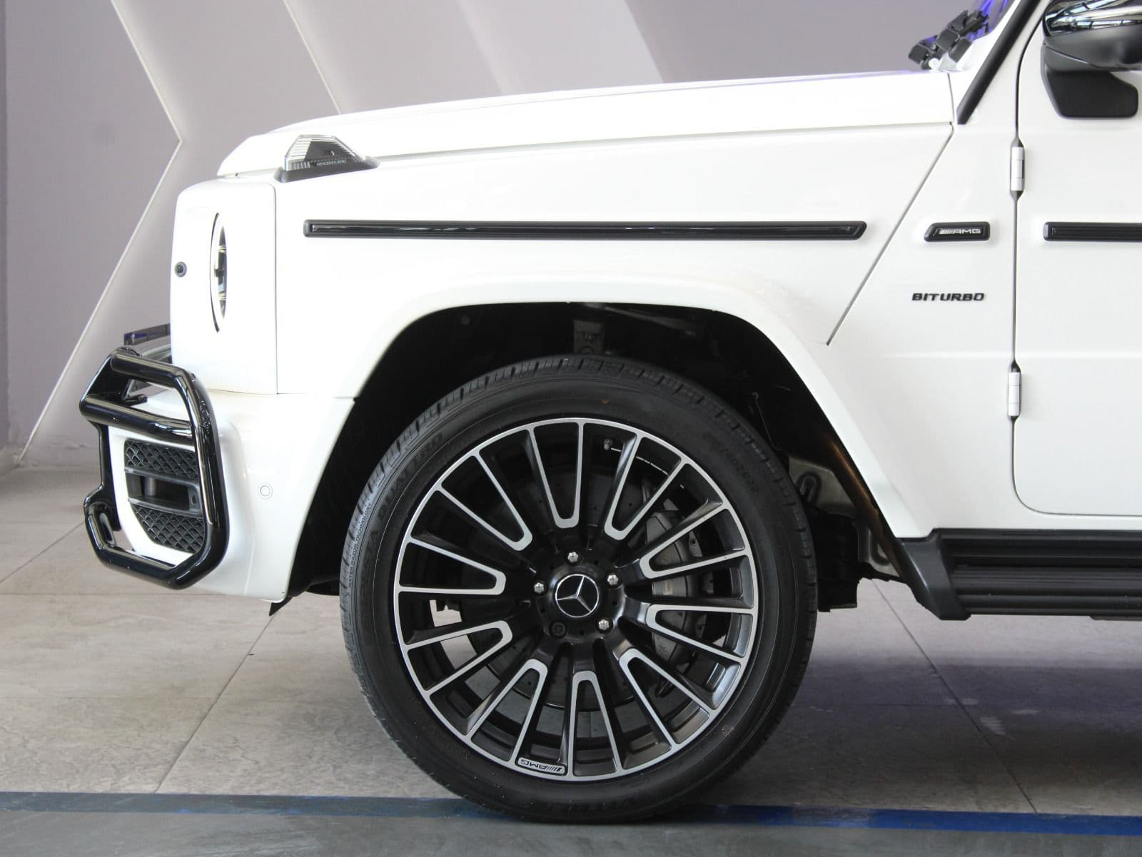 Mercedes-Benz G63 AMG thumbnail 3