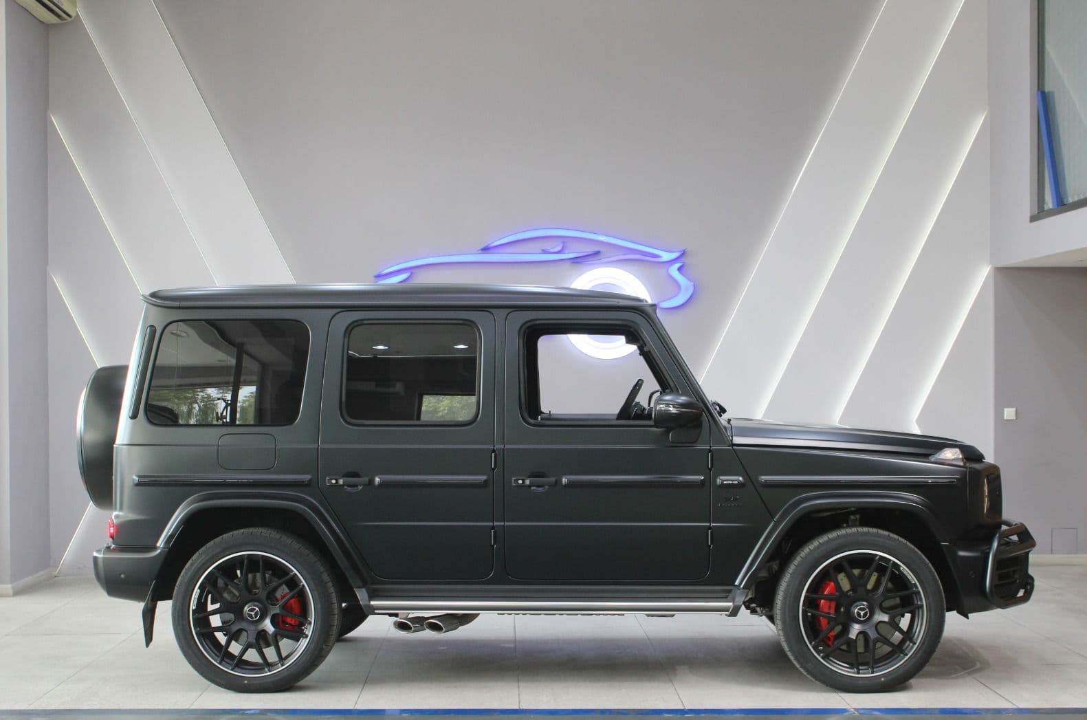 Mercedes-Benz G63 AMG thumbnail 3