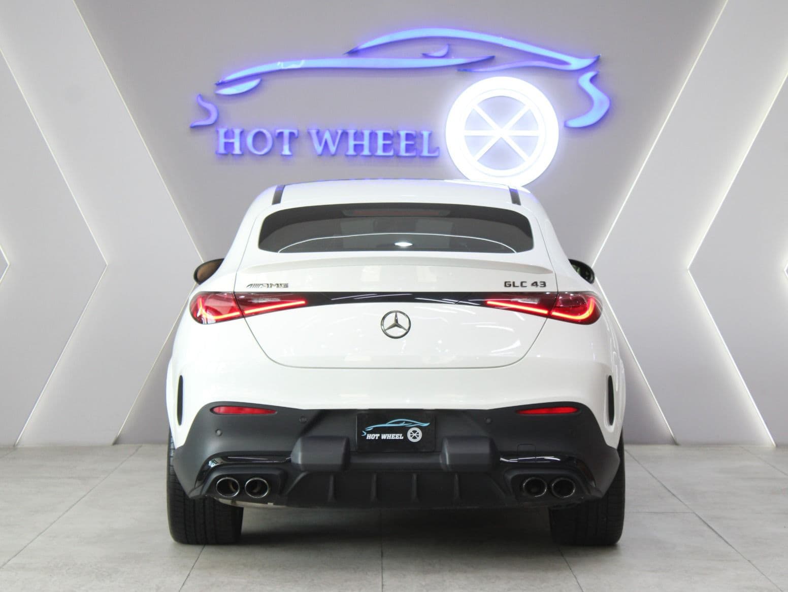Mercedes-Benz GLC 43 AMG thumbnail 4