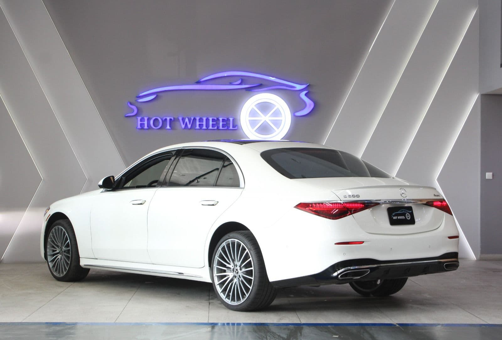 Mercedes-Benz S500 4MATIC thumbnail 7