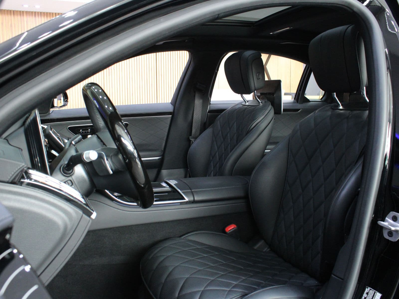 Mercedes-Benz S580 thumbnail 5