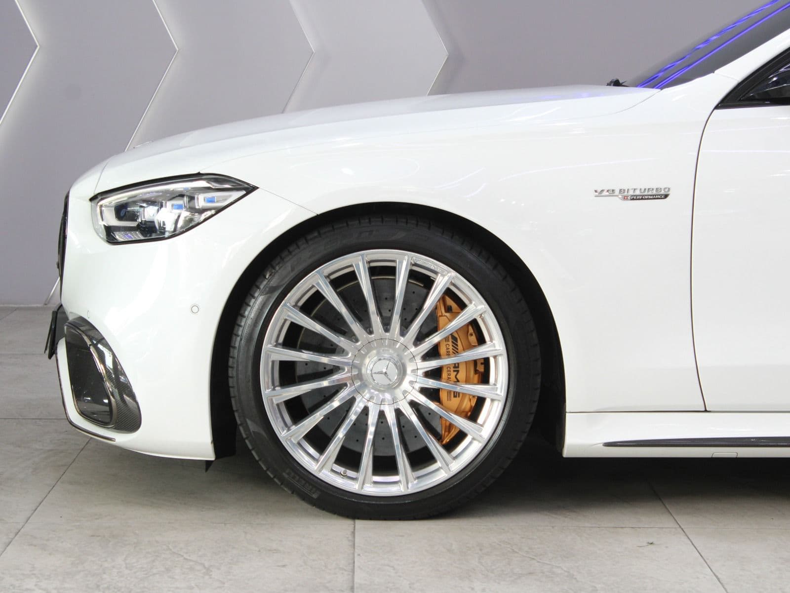 Mercedes-Benz S63 AMG thumbnail 4