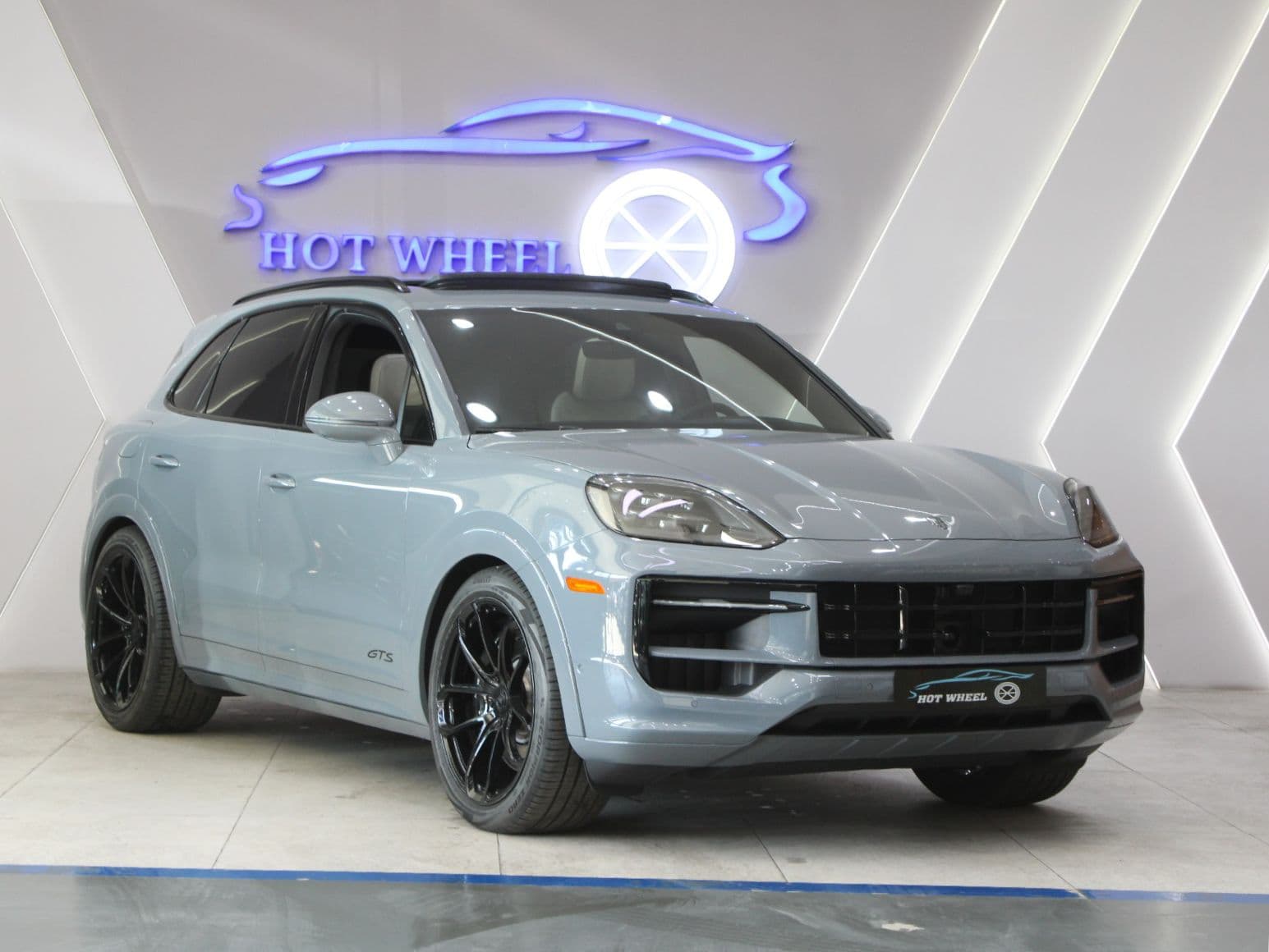 Porsche Cayenne GTS thumbnail 2