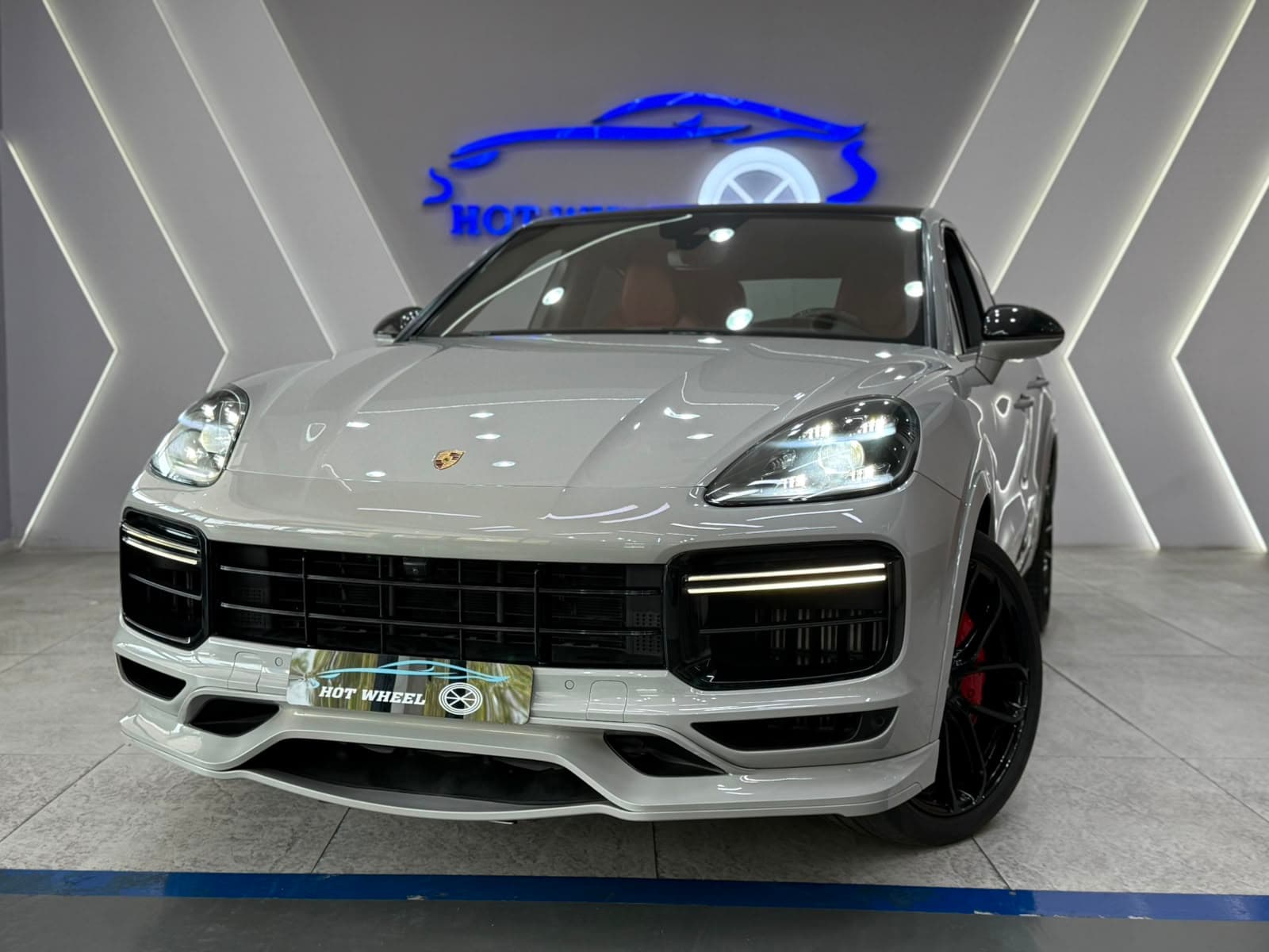 Porsche Cayenne Turbo thumbnail 4
