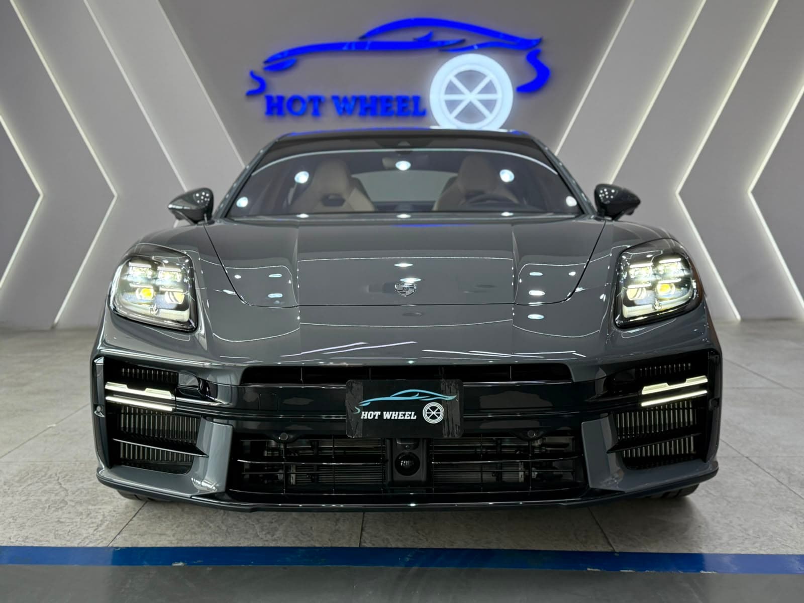 Porsche Panamera Turbo S thumbnail 4