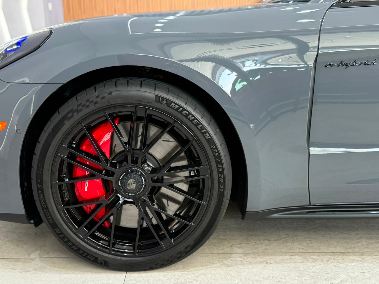 Porsche Panamera Turbo S thumbnail 8