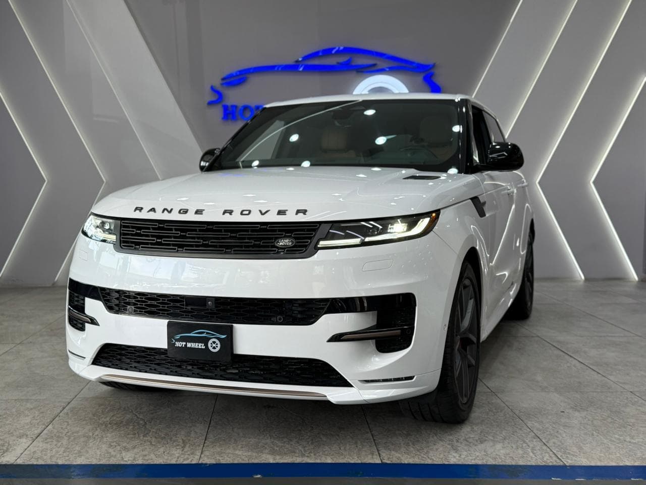 Land Rover Range Rover Sport P400 thumbnail 2