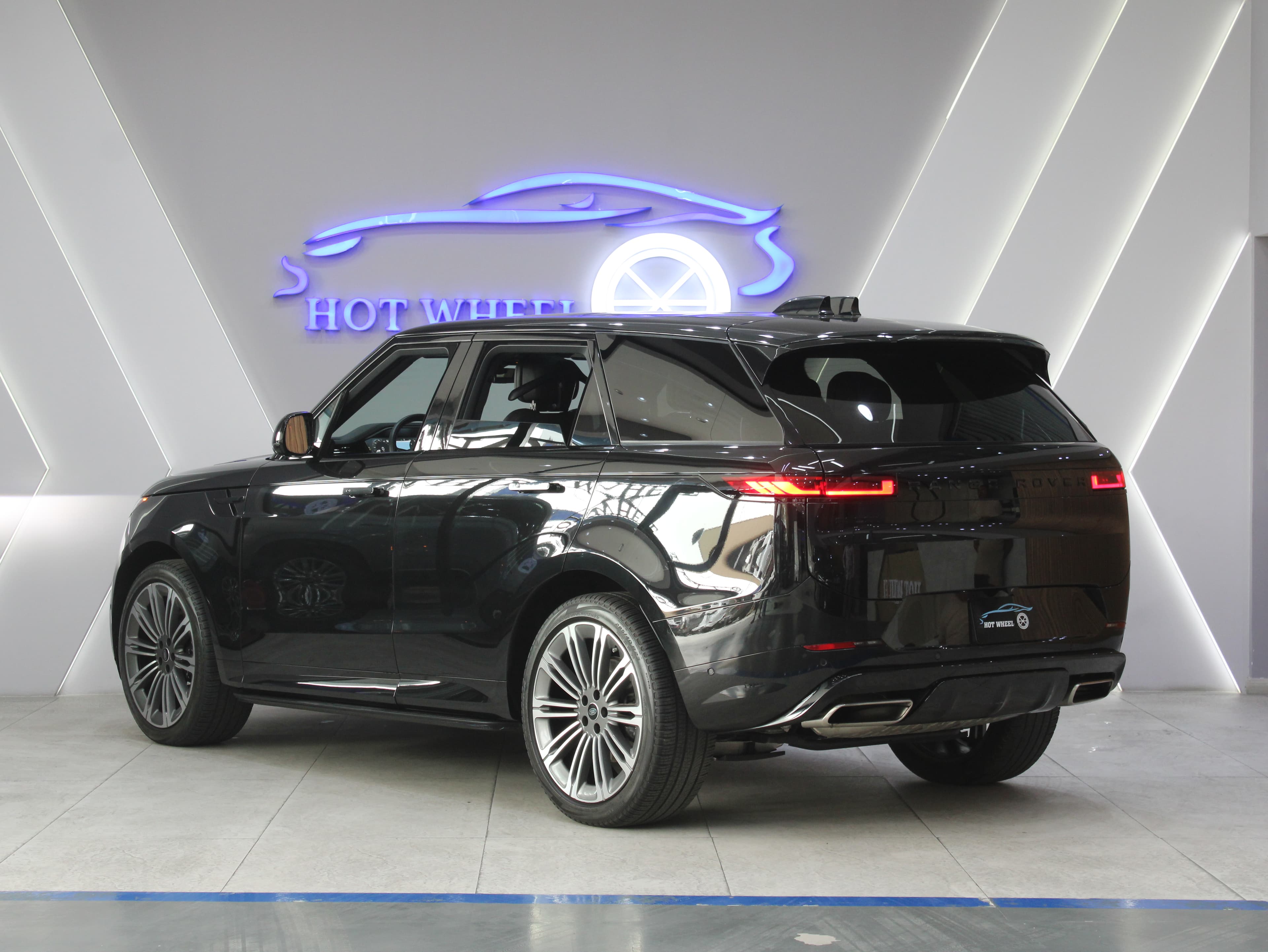 Land Rover Range Rover Sport thumbnail 5