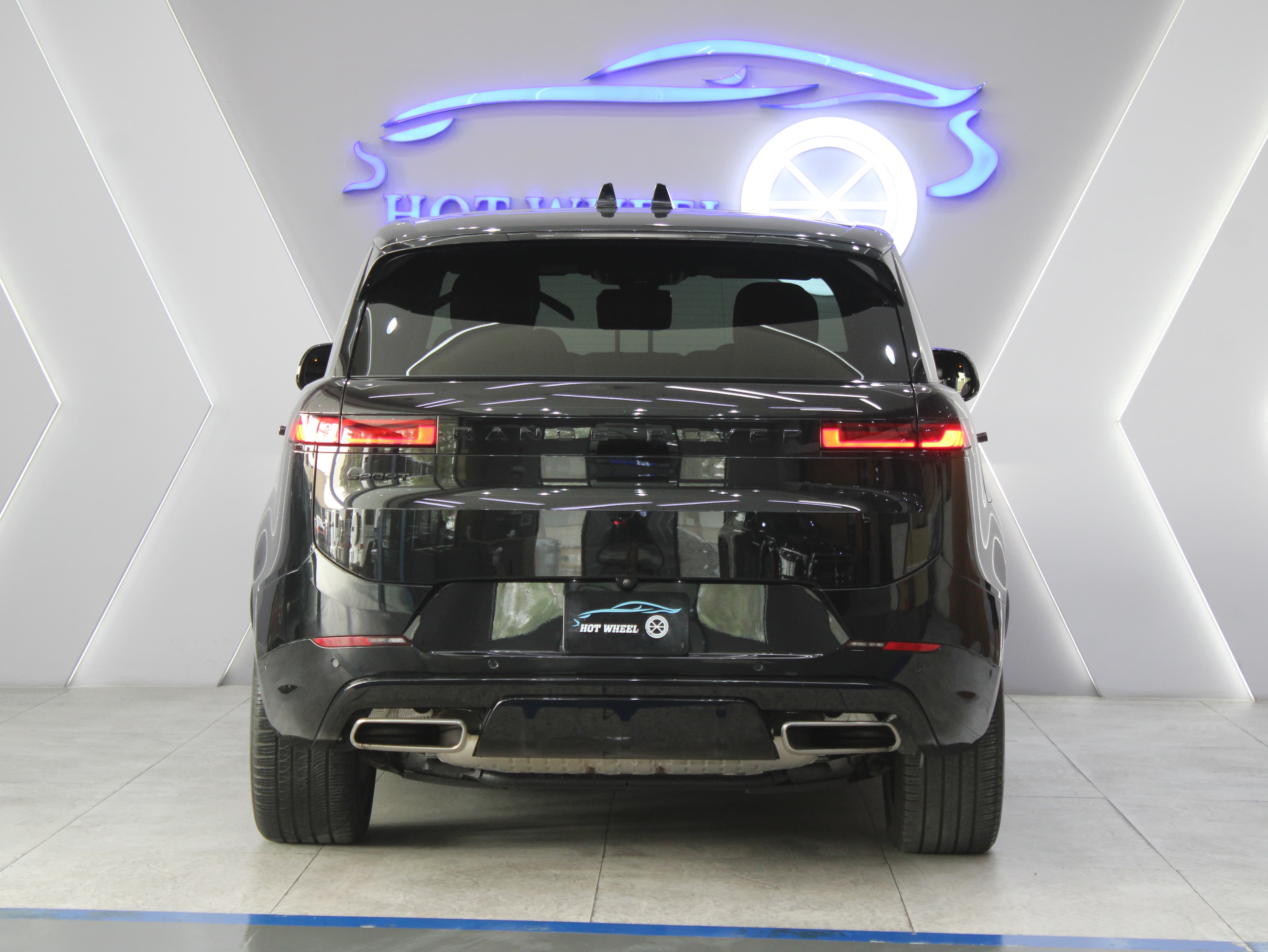 Land Rover Range Rover Sport thumbnail 4