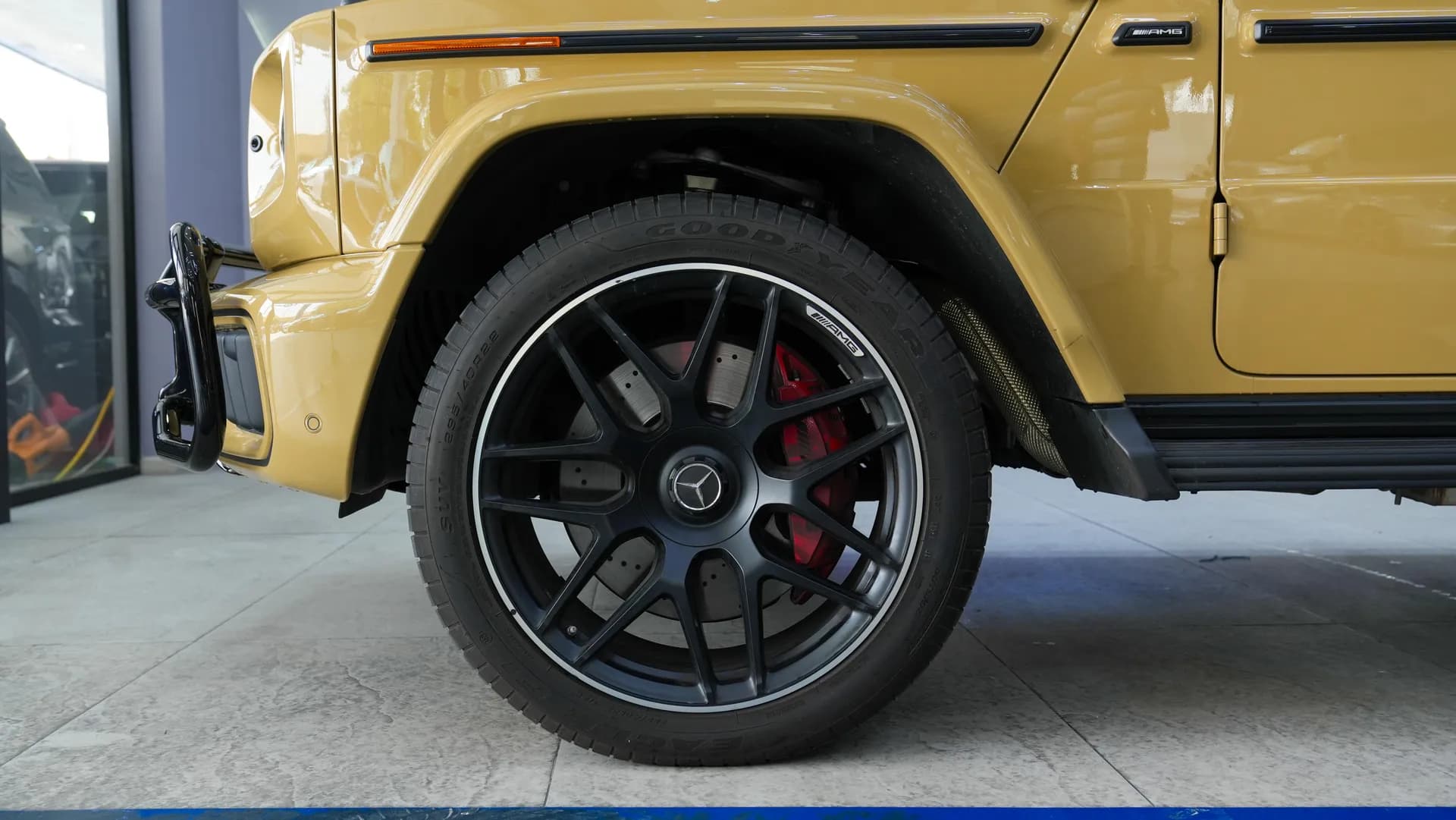 Mercedes-Benz G63 AMG - view 8