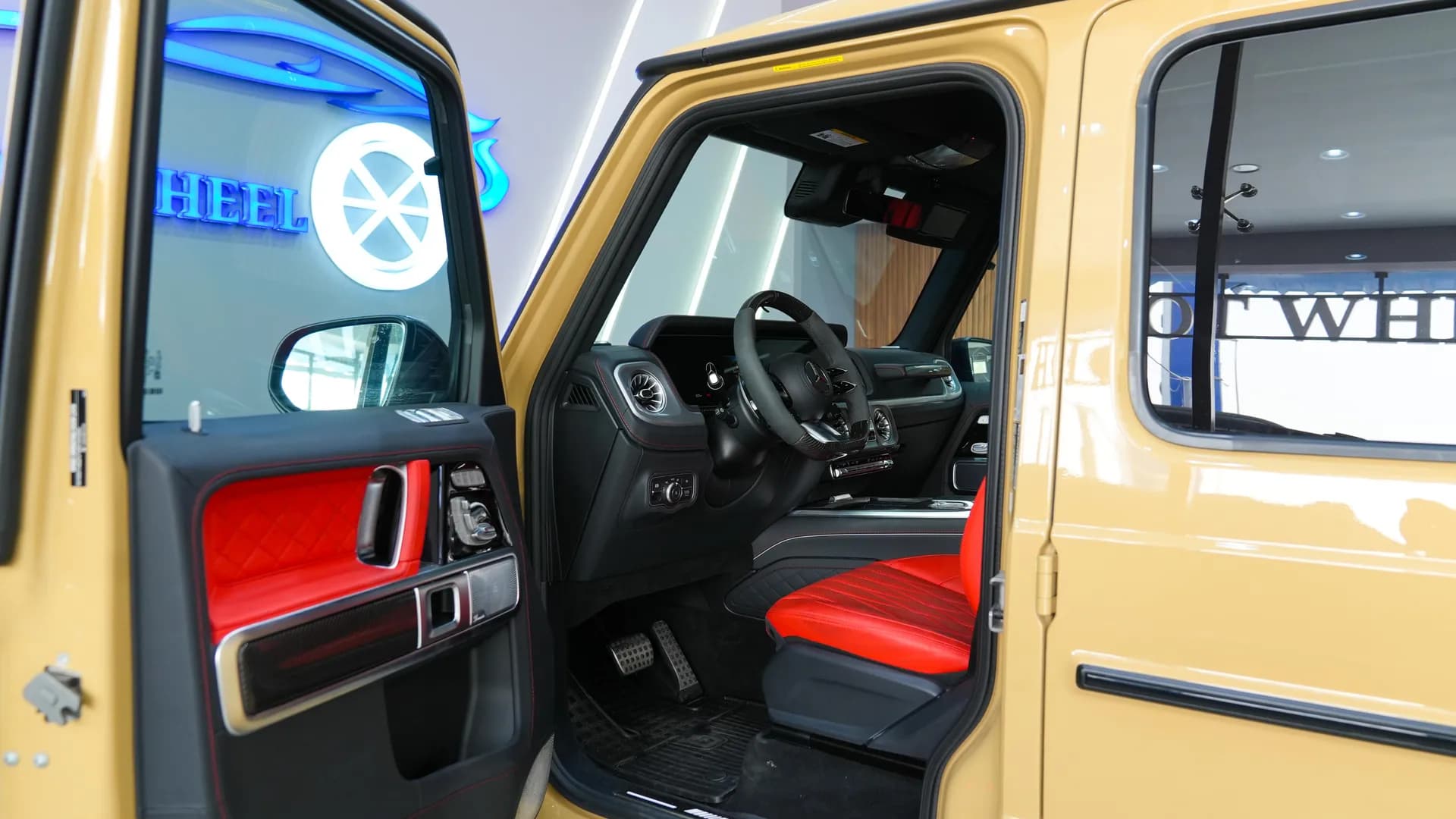 Mercedes-Benz G63 AMG - view 4