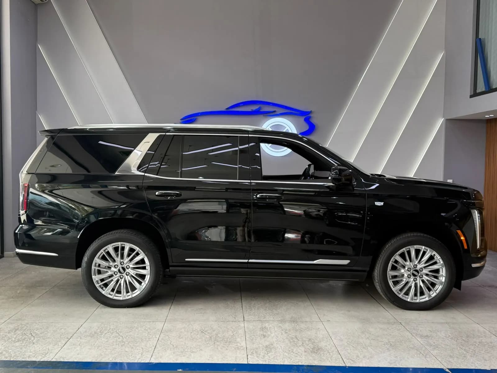 Cadillac SPORT PLATINUM - view 5